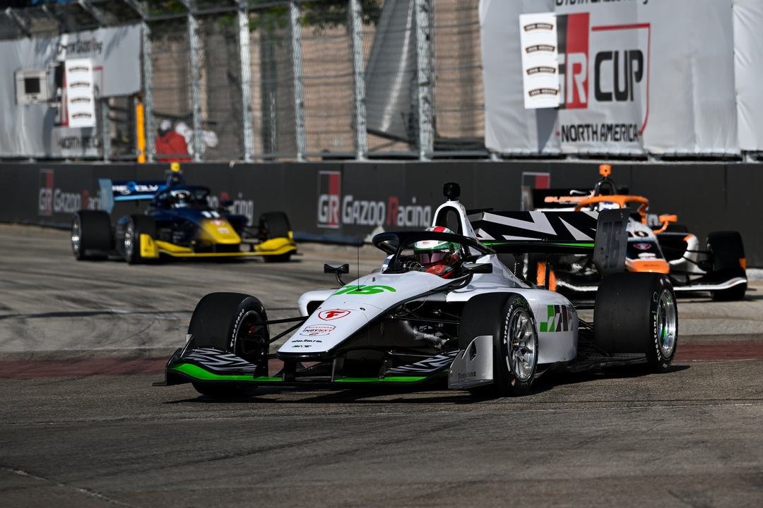 Ricardo Escotto remonta en Arlington y se mete al Top 12 general de la INDY NXT