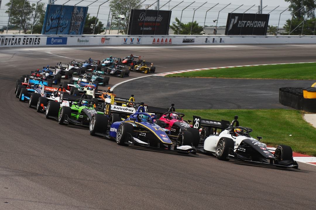 RICARDO ESCOTTO DESAFÍA EL ÓVALO DE ILLINOIS Y SUMA PUNTOS CLAVE EN LA INDY NXT